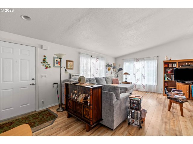 1199 N TERRY St 252, Eugene, OR 97402