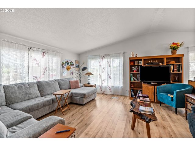 1199 N TERRY St 252, Eugene, OR 97402
