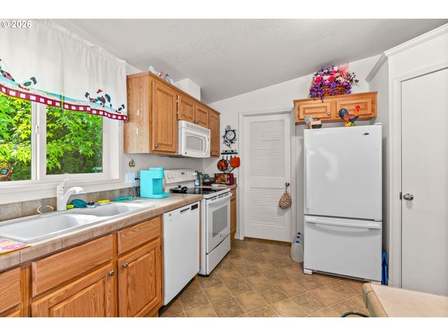 1199 N TERRY St 252, Eugene, OR 97402