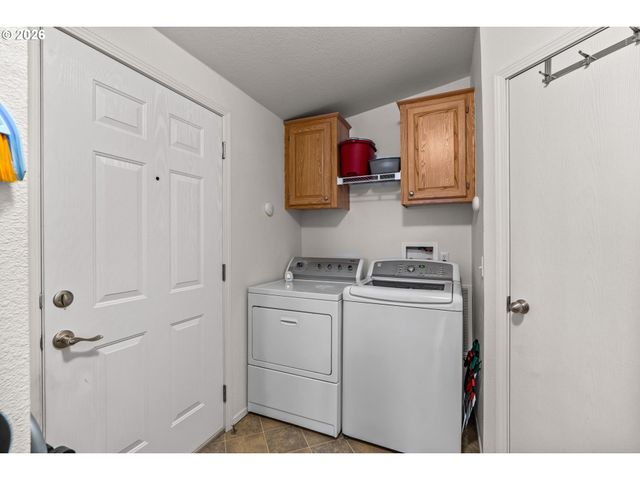 1199 N TERRY St 252, Eugene, OR 97402