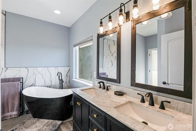 446 SE Viewmont Drive, Moses Lake, WA 98837