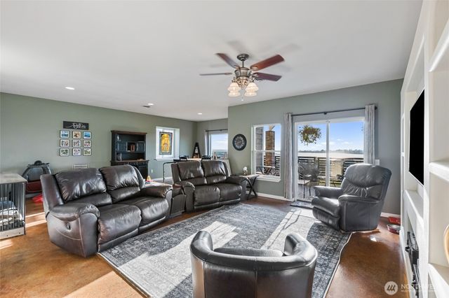 446 SE Viewmont Drive, Moses Lake, WA 98837