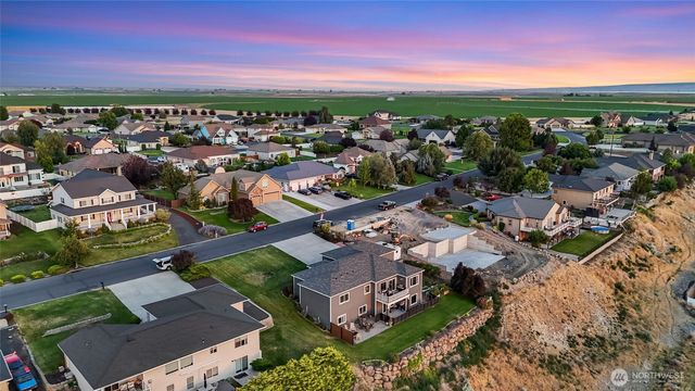 446 SE Viewmont Drive, Moses Lake, WA 98837