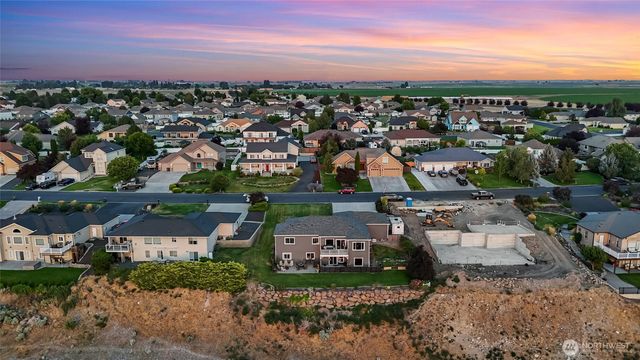 446 SE Viewmont Drive, Moses Lake, WA 98837