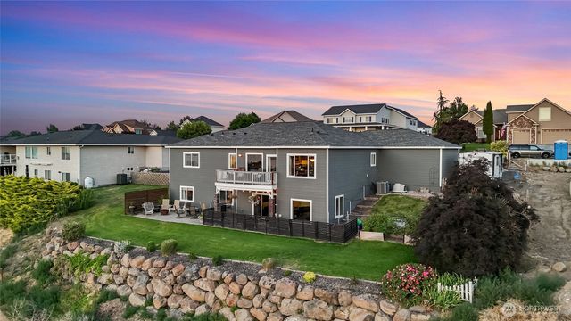 446 SE Viewmont Drive, Moses Lake, WA 98837