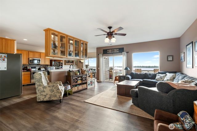 446 SE Viewmont Drive, Moses Lake, WA 98837