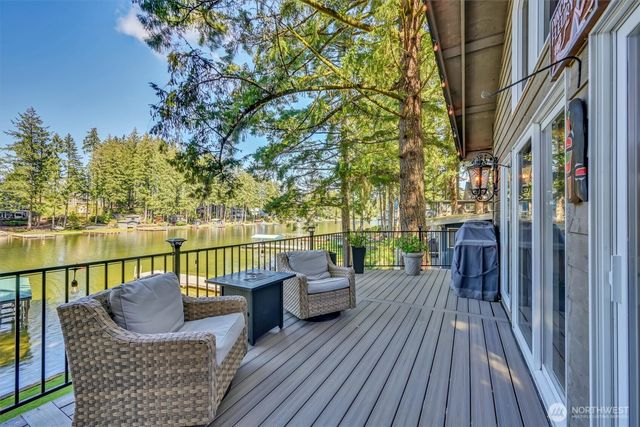2851 E Mason Lake Drive E, Grapeview, WA 98546