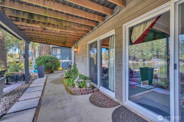 2851 E Mason Lake Drive E, Grapeview, WA 98546