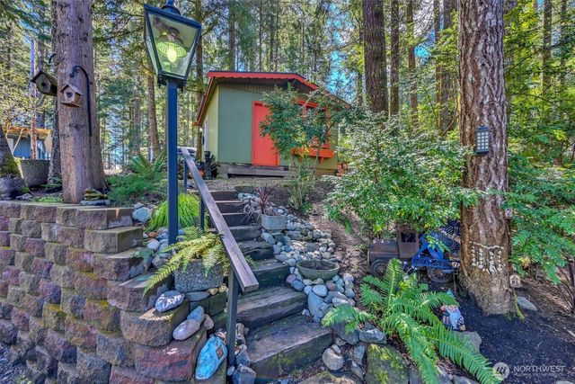 2851 E Mason Lake Drive E, Grapeview, WA 98546