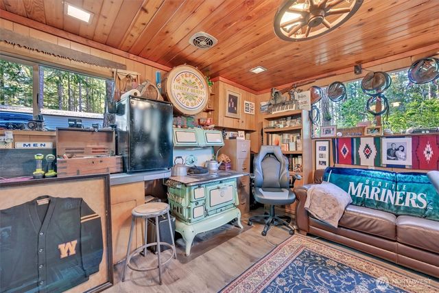 2851 E Mason Lake Drive E, Grapeview, WA 98546