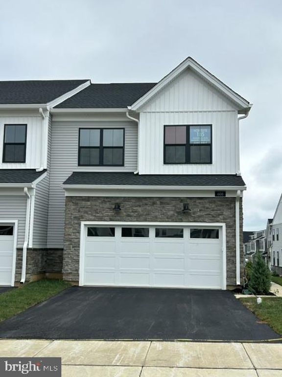 608 KEMLYN RD, Malvern, PA 19355