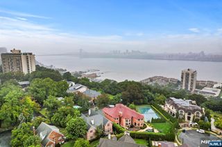 1 Euclid Road, Fort Lee, NJ 07024