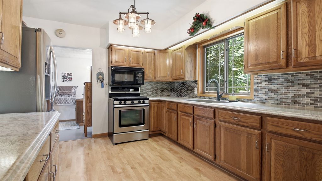 Image 13 of property listing at 23815 County Highway F, New Auburn, WI 54757