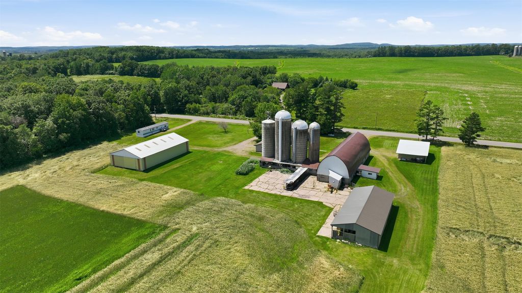 Image 7 of property listing at 23815 County Highway F, New Auburn, WI 54757