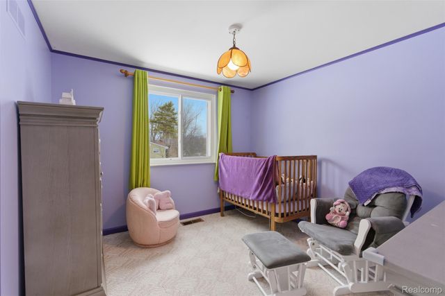 724 W Oxhill Drive, White Lake Charter Township, MI 48386