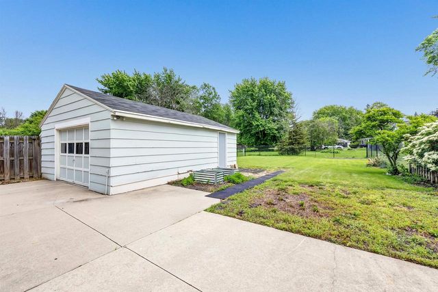 1243 S IRWIN AVENUE, Green Bay, WI 54301