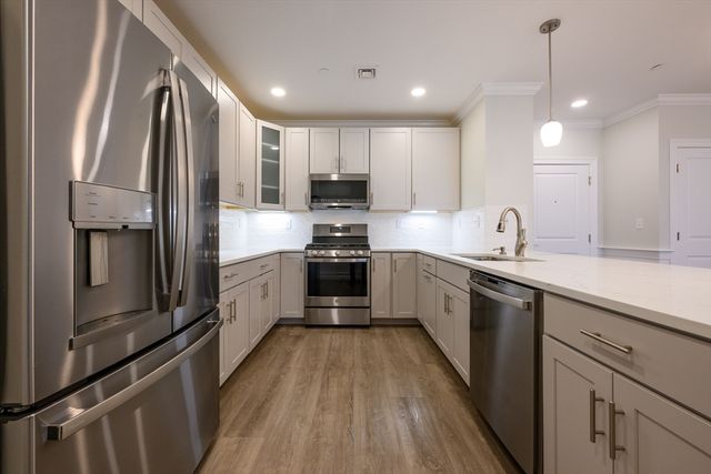 320 Middlesex Ave D206, Medford, MA 02155