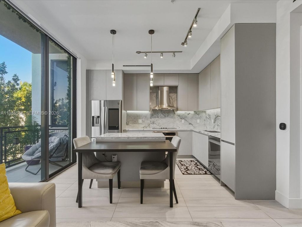 1030 15th St 213, Miami Beach, FL 33139