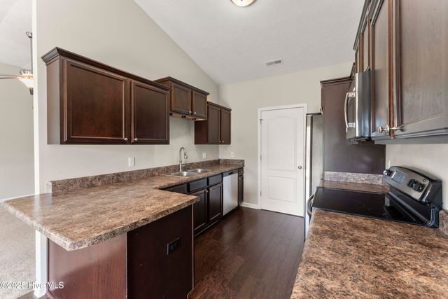 903 Periwinkle Court, Jacksonville, NC 28546