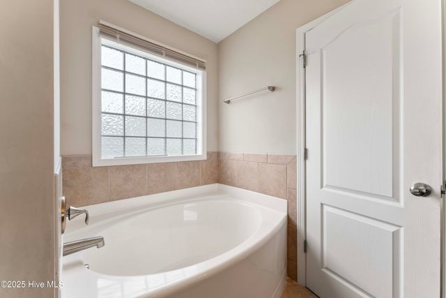 903 Periwinkle Court, Jacksonville, NC 28546