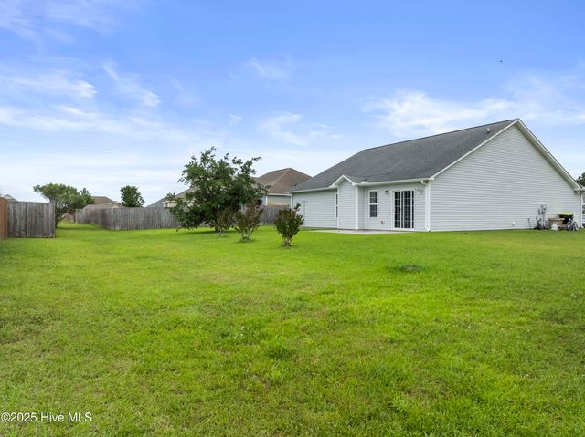 903 Periwinkle Court, Jacksonville, NC 28546