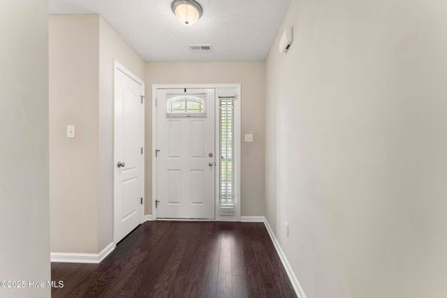 903 Periwinkle Court, Jacksonville, NC 28546