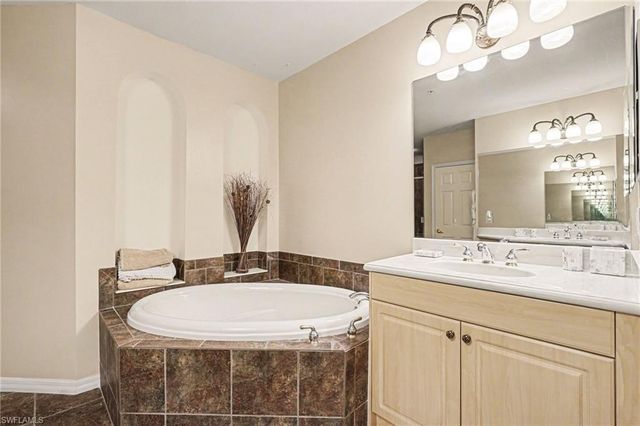 21584 Baccarat LN 103, Estero, FL 33928