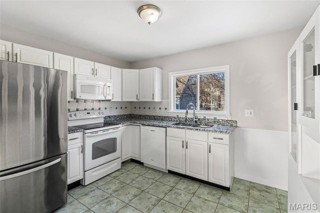 835 N Forest Avenue, Webster Groves, MO 63119