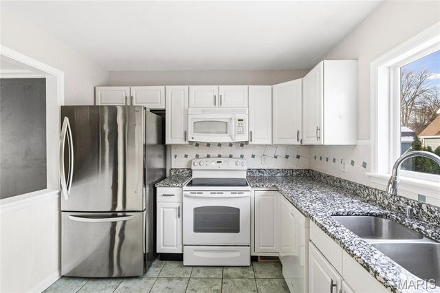 835 N Forest Avenue, Webster Groves, MO 63119