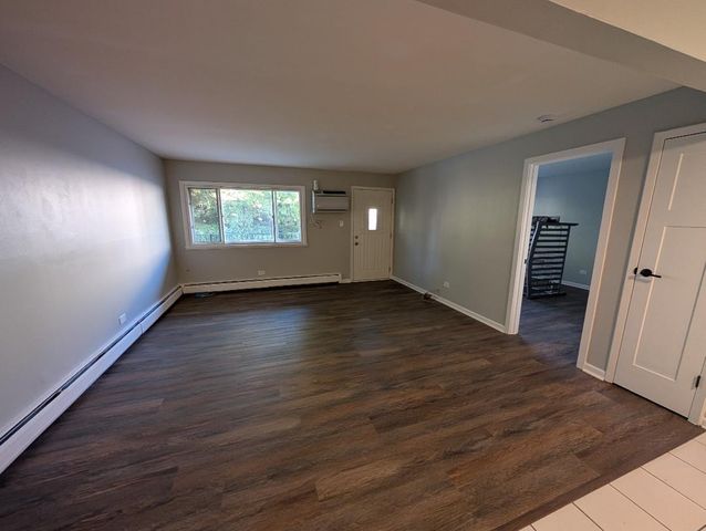 7925 W 103 Street 8, Palos Hills, IL 60465