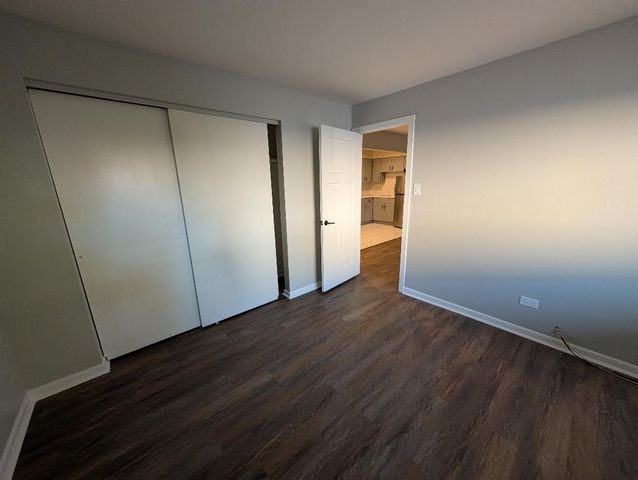 7925 W 103 Street 8, Palos Hills, IL 60465