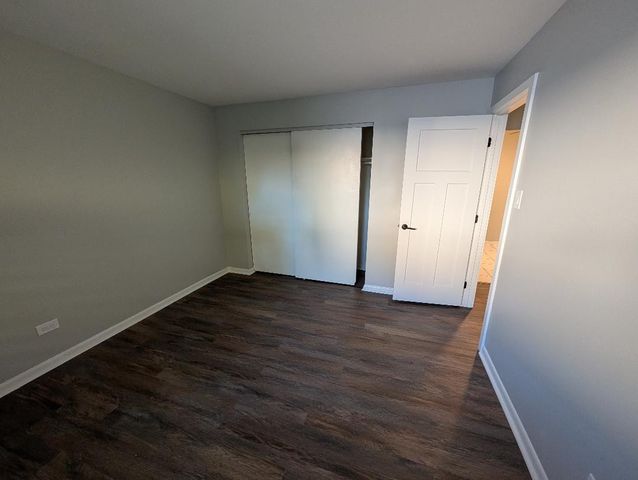 7925 W 103 Street 8, Palos Hills, IL 60465