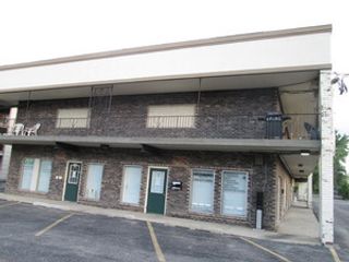 7925 W 103 Street 8, Palos Hills, IL 60465