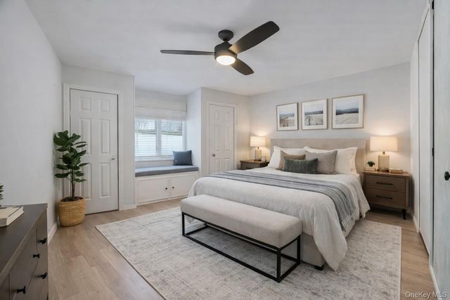 40 Sequoia Way, Holbrook, NY 11741