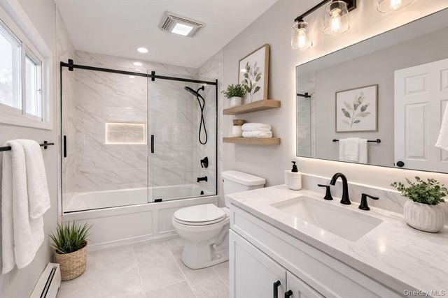 40 Sequoia Way, Holbrook, NY 11741