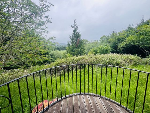 94449 COPE Ln, Langlois, OR 97450
