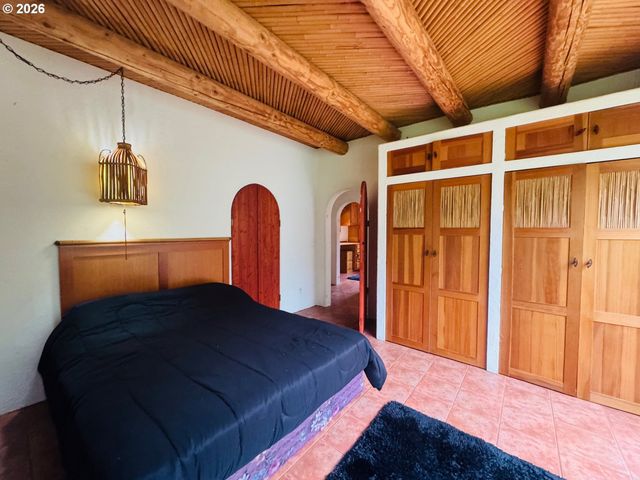 94449 COPE Ln, Langlois, OR 97450