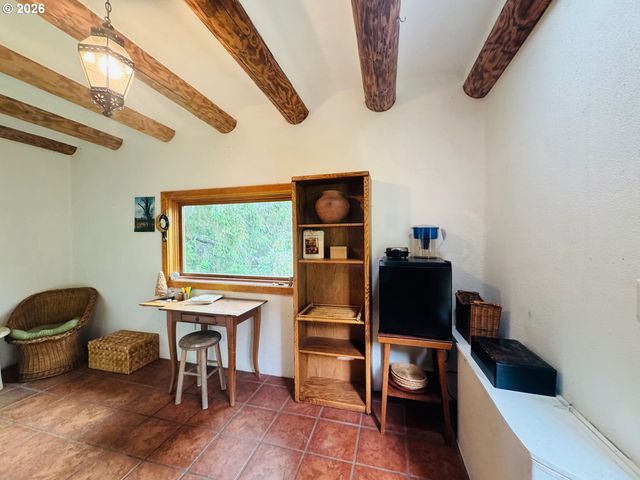 94449 COPE Ln, Langlois, OR 97450