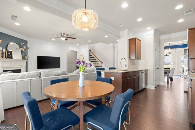 1530 Roswell Manor Circle, Roswell, GA 30076