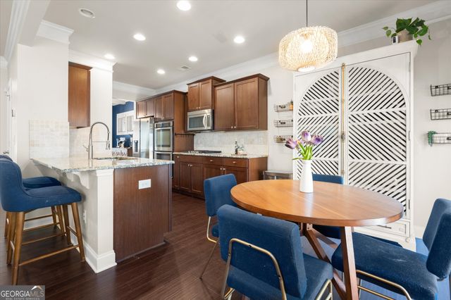 1530 Roswell Manor Circle, Roswell, GA 30076