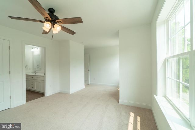 21 NEURYS LN, Newark, DE 19702
