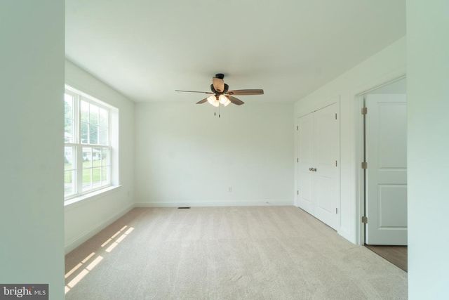 21 NEURYS LN, Newark, DE 19702