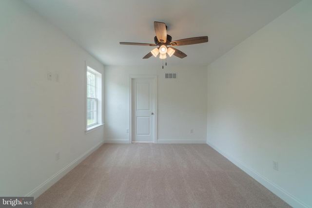 21 NEURYS LN, Newark, DE 19702