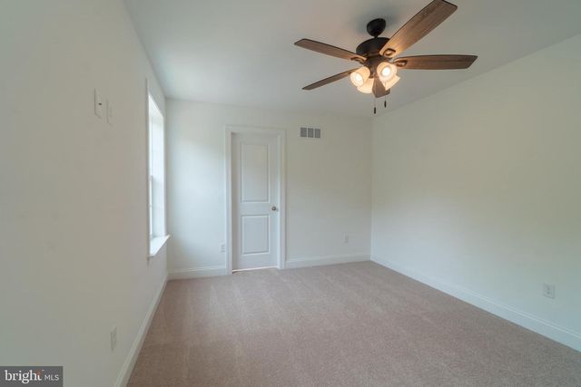 21 NEURYS LN, Newark, DE 19702