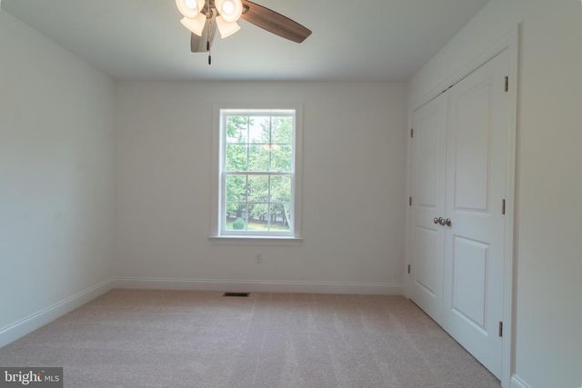 21 NEURYS LN, Newark, DE 19702