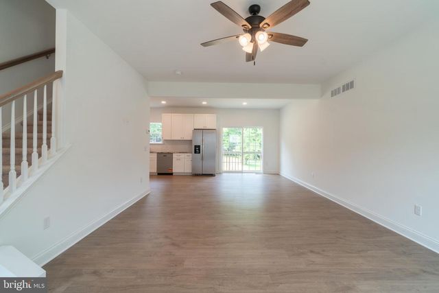 21 NEURYS LN, Newark, DE 19702