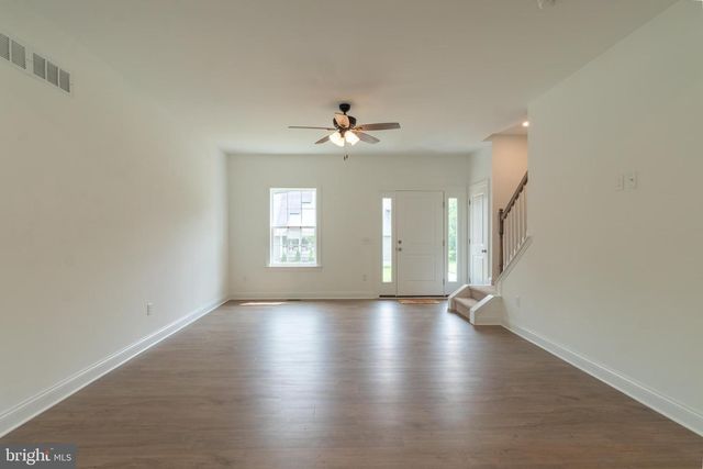 21 NEURYS LN, Newark, DE 19702