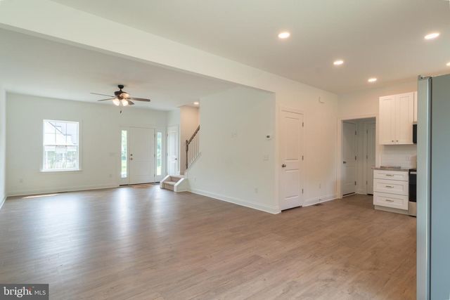 21 NEURYS LN, Newark, DE 19702