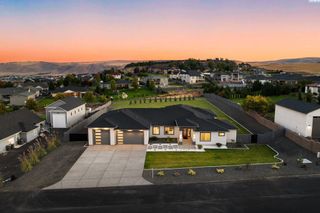 82503 E Wallowa Rd, Kennewick, WA 99338