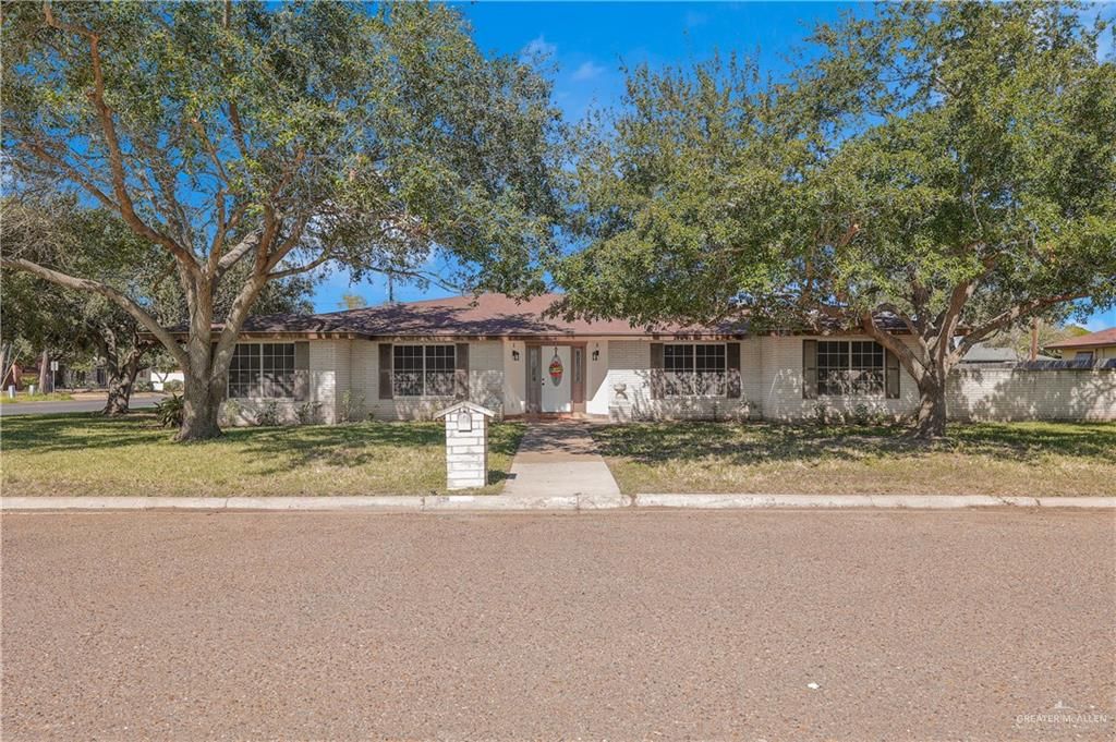 618 W 11th Street, Weslaco, TX 78596